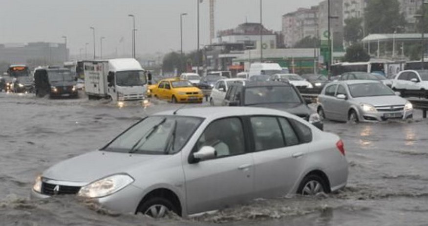 Türkiyədə leysan yağışları nəticəsində şəhərləri su basıb