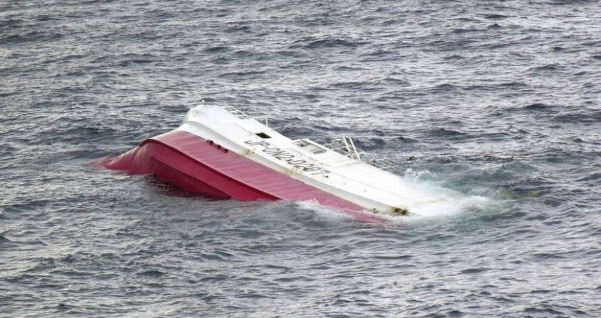 Egey dənizində gəmi batıb, 14 dənizçi itkin düşüb