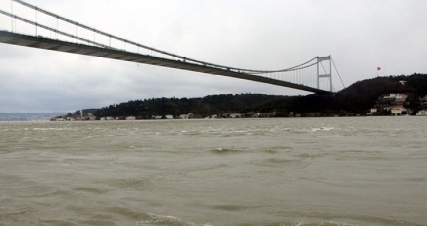 İstanbul boğazında gəmilərin hərəkəti dayandırılıb