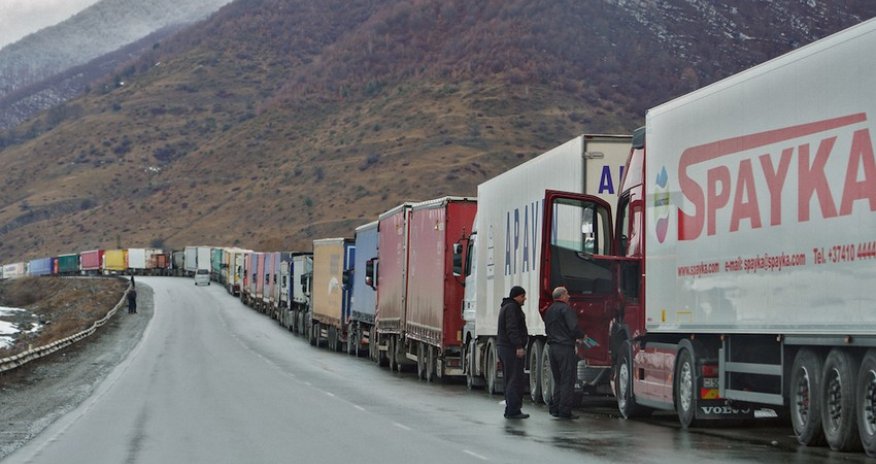 About 3,400 trucks waiting on Russia-Georgia border