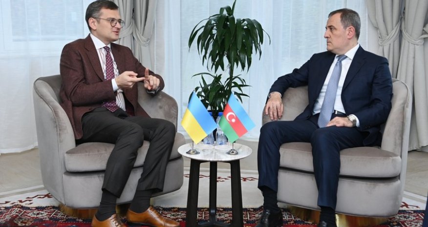 Ceyhun Bayramov ukraynalı həmkarı ilə görüşüb