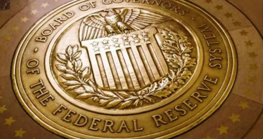 FED uçot dərəcəsini 5,25-5,5 % diapazonunda saxlayıb