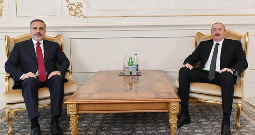 İlham Əliyev Hakan Fidanı ilə görüşüb