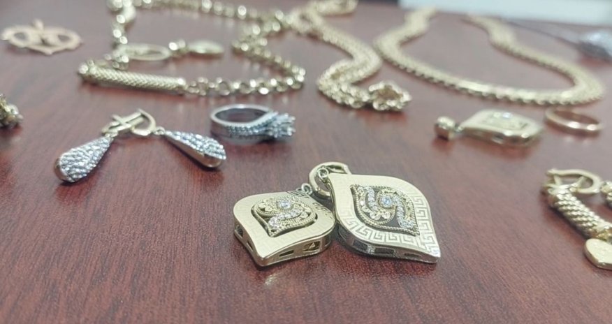 Bakıda evdən pul və qızıl oğurlanıb