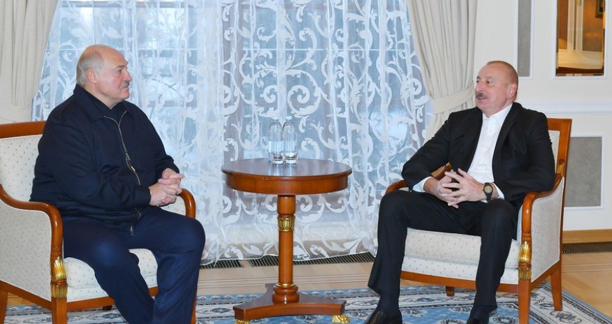 Ilham Aliyev meets with President of Belarus in Saint Petersburg