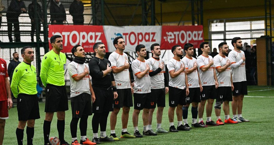 Unibank futbol turnirinin qaliblərindən olub