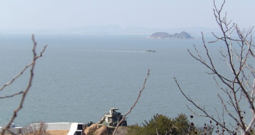 KXDR Cənubi Koreya adalarına doğru 200-ə yaxın artilleriya mərmisi atıb, əhali təxliyə edilir