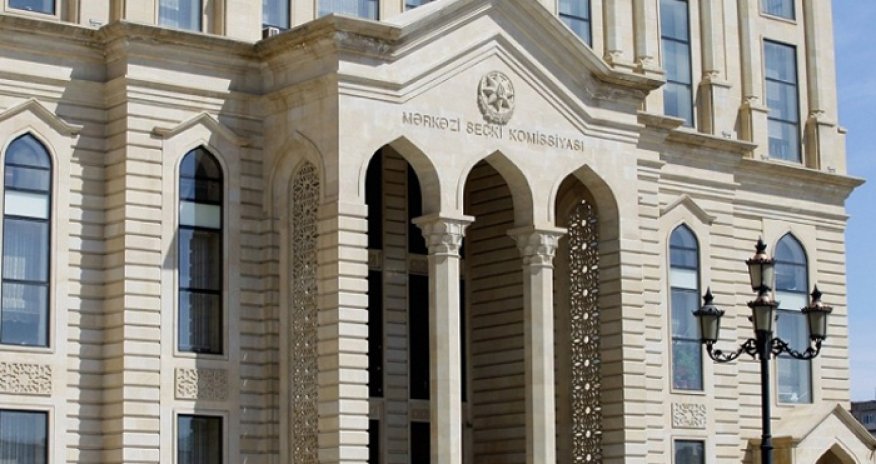 Prezidentliyə namizədliyinin irəli sürülməsi təsdiqlənən daha dörd şəxsin imza vərəqələri MSK-ya təqdim olunub