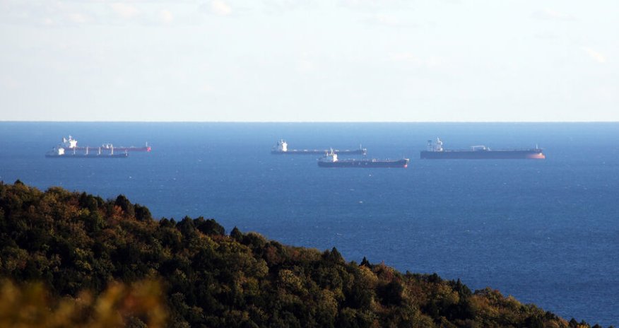 İran Oman körfəzində neft tankerini ələ keçirib