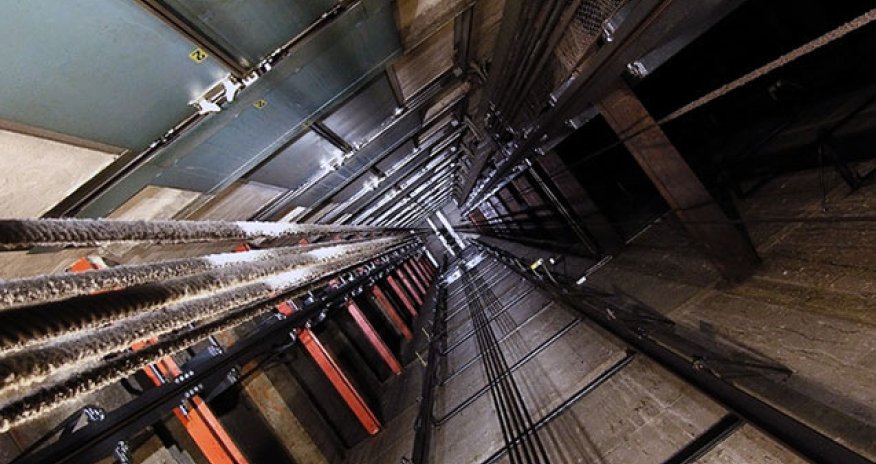 Bakıda binanın lifti qırılıb, dörd nəfər xəsarət alıb - YENİLƏNİB