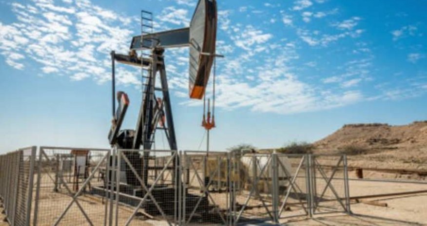 Цены на нефть опустились после трехпроцентного подъема накануне