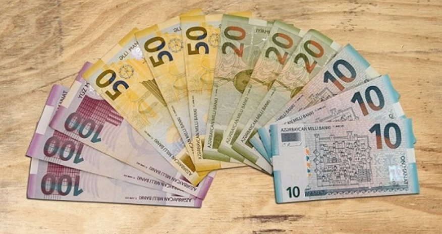 Azərbaycan manatının dövretmə sürəti azalıb