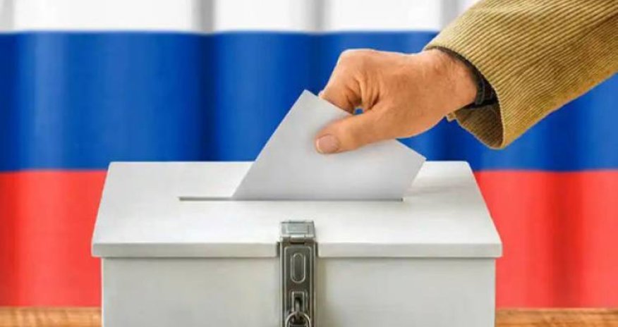 Putinin rəqiblərindən biri geri çəkilib