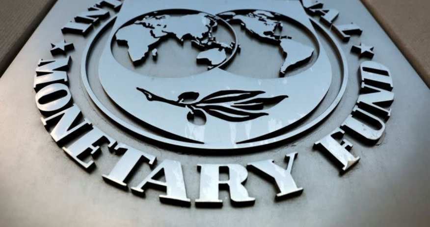 BVF neftin qiymətinin aşağı düşəcəyini proqnozlaşdırıb