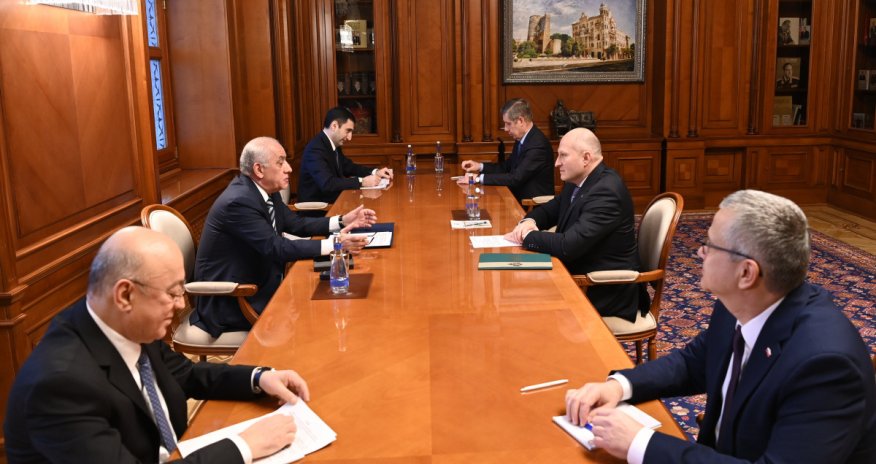 Əli Əsədov Rusiya FHN rəhbəri ilə görüşüb