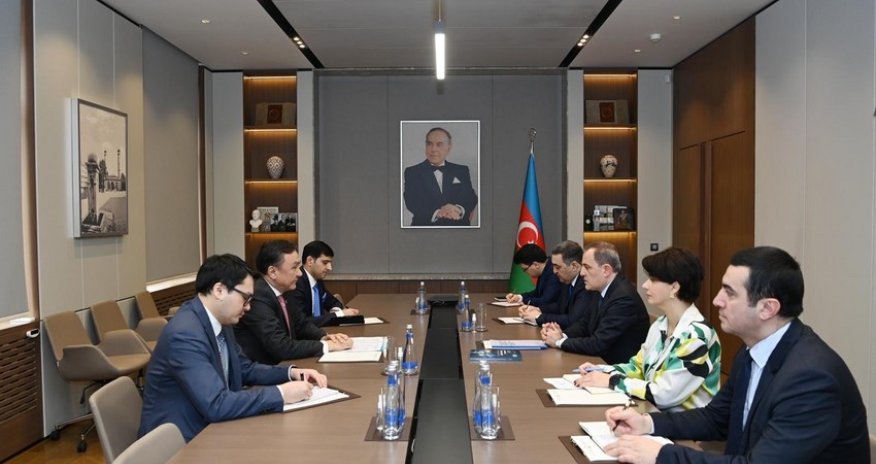 Jeyhun Bayramov meets with OTS Secretary-General