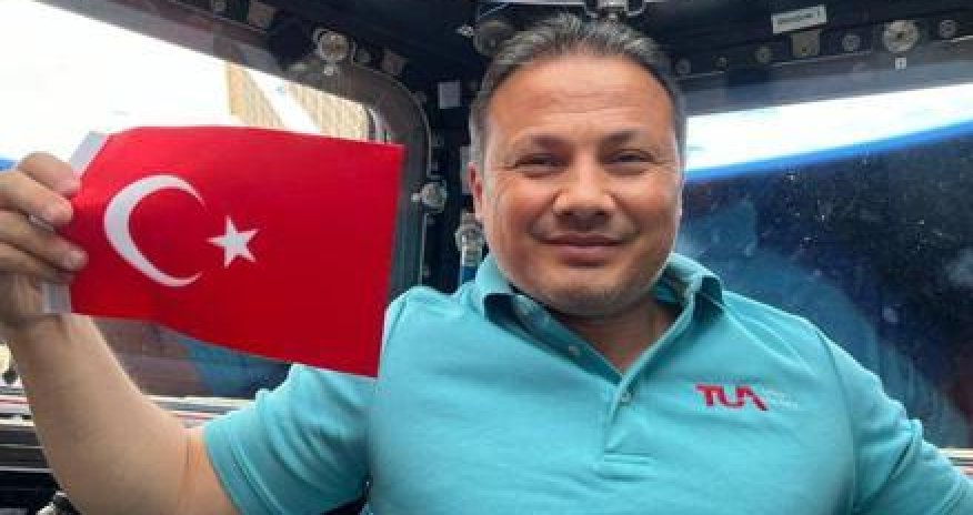 Türkiyənin ilk astronavtı Yerə qayıdıb