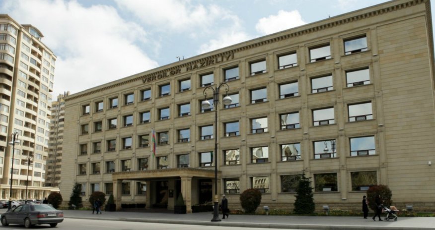 Vergi işçiləri təltif olunub - Sərəncam