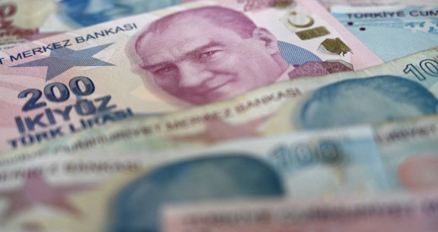 Türk lirəsi dollar qarşısında aşağı düşüb