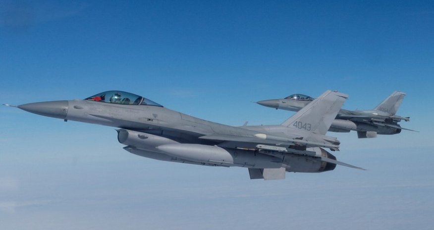 Минобороны Дании: Летом передадим Украине первые истребители F-16