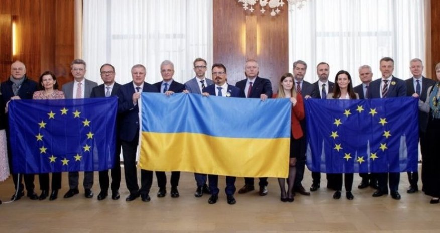 Послы ЕС в Азербайджане выразили поддержку Украине в годовщину конфликта