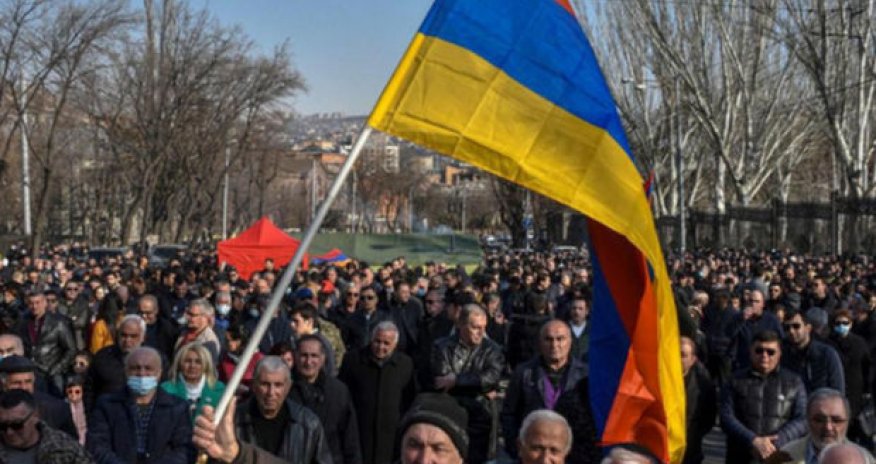 İrəvanda Paşinyanın istefası tələbi ilə mitinq keçiriləcək