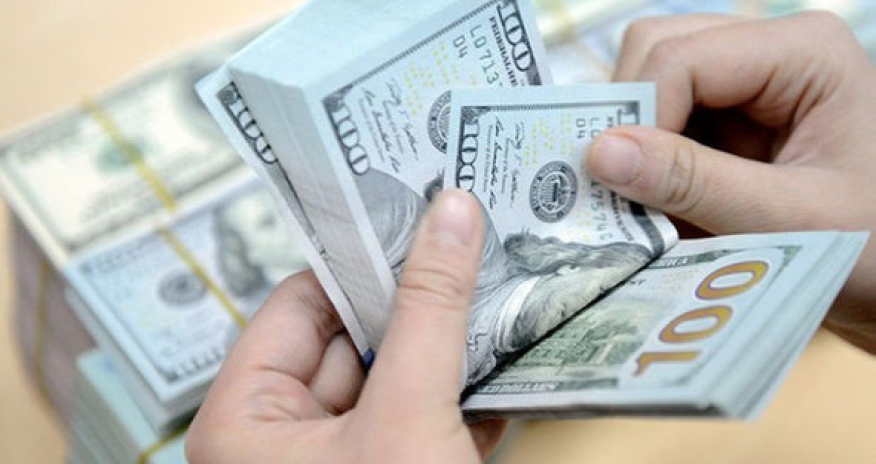 Banklar hərracda nə qədər dollar alıb? - Məbləğ