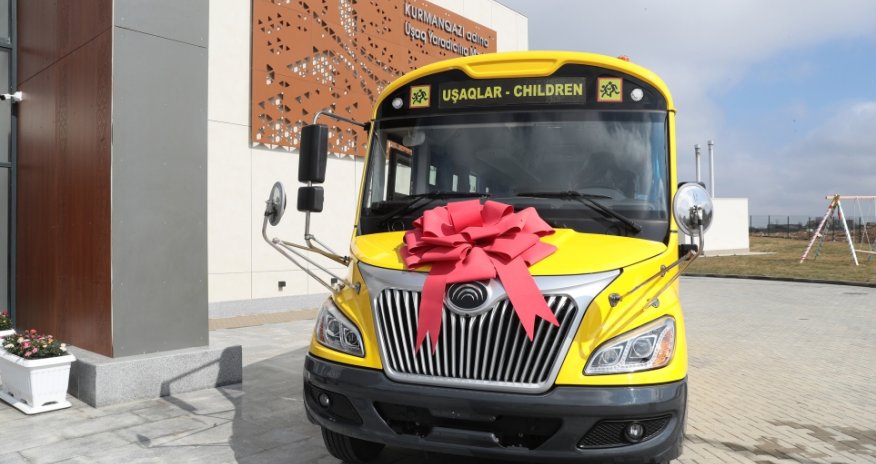 Qazaxıstan xalqından Azərbaycan uşaqlarına hədiyyə