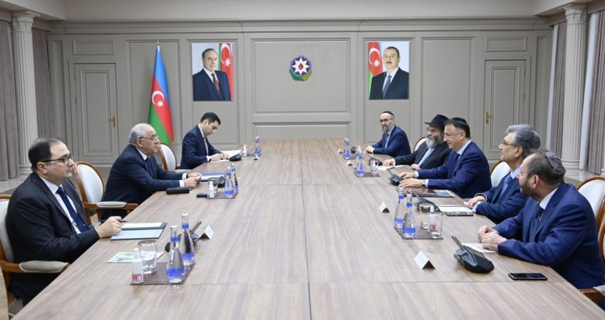 Baş nazir Leviyevlə görüşüb