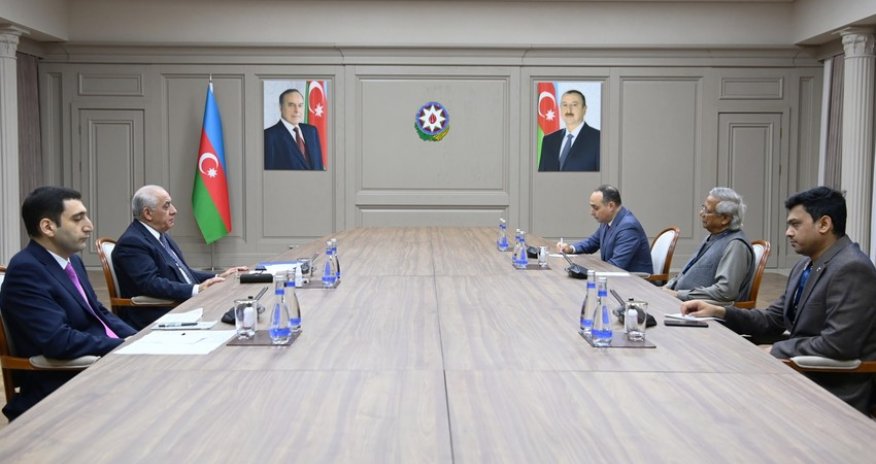 Əli Əsədov Məhəmməd Yunusla görüşûb