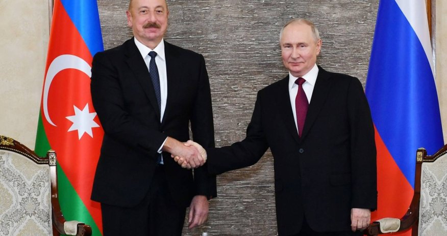 Əliyev Putini prezident seçilməyi münasibətilə təbrik edib