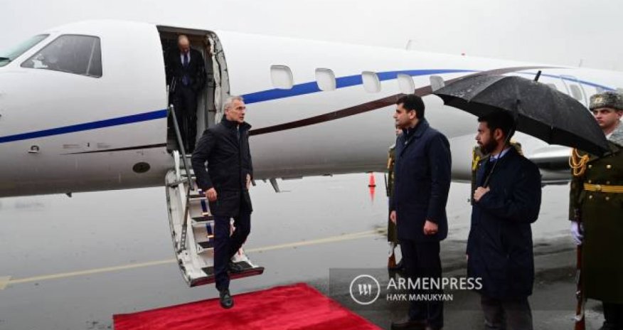 Stoltenberq Ermənistana səfər edib