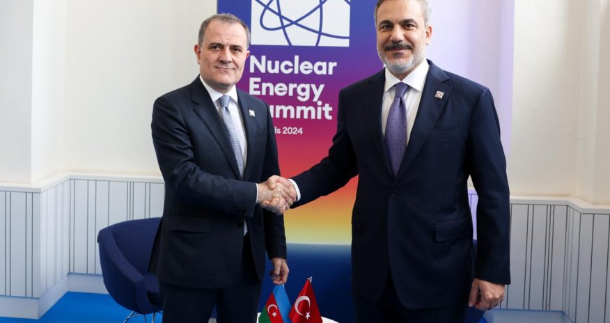 Ceyhun Bayramov Hakan Fidanla görüşüb