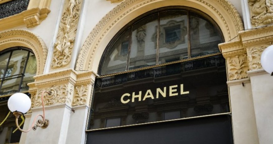 Chanel решил полностью уйти из России