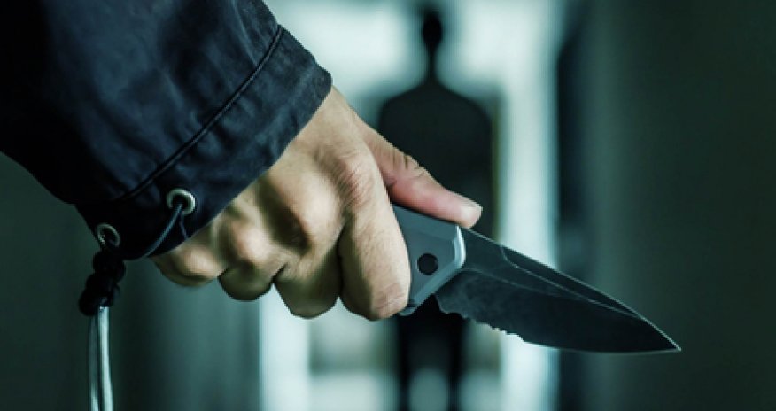 Şəmkirdə məktəbli bıçaqlanıb