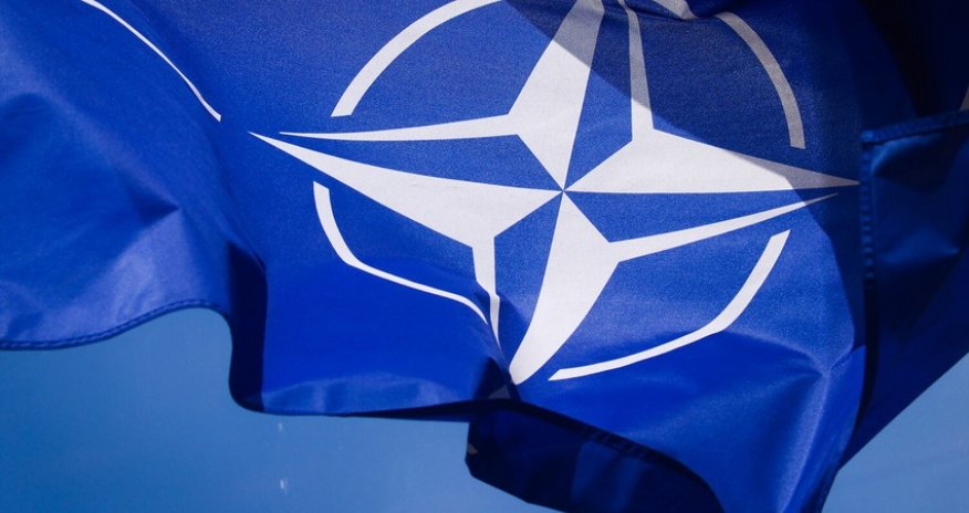 Столтенберг: НАТО постоянно фиксирует наращивание Россией военной силы