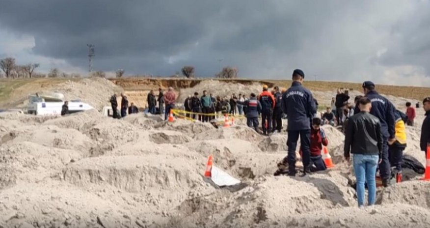 Türkiyədə kartof anbarında çökmə olub, ölənlər var