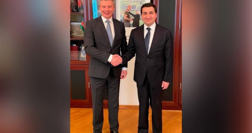 Hikmət Hacıyev Ukraynanın səfiri ilə görüşüb