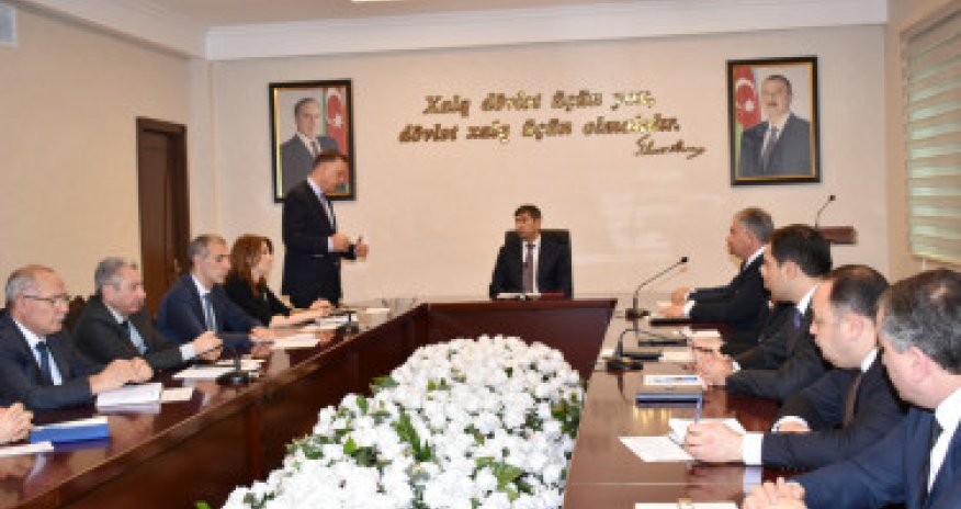 RİH başçısı sakinləri qəbul edib