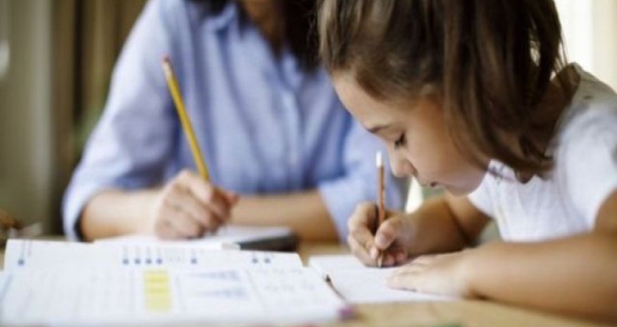 Polşa məktəblərində məcburi ev tapşırıqları ləğv olunub