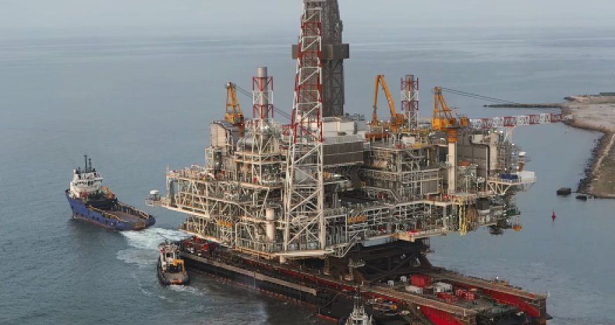 ВР объявила о начале добычи нефти с Azeri Central East