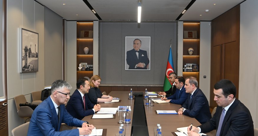 Ceyhun Bayramov AQEM-in Baş katibi ilə görüşüb