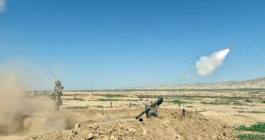 Hava hücumundan müdafiə bölmələri ilə döyüş atışlı taktiki təlim keçirilib - VİDEO