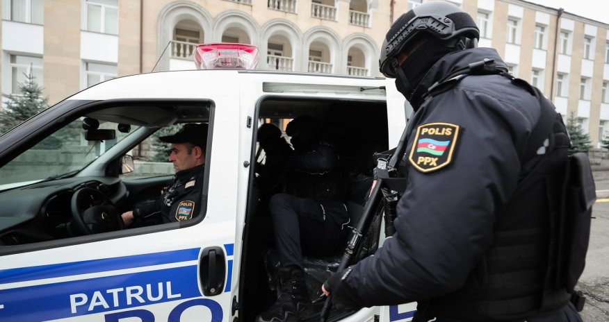 Xankəndidə tapdığı silah-suratları polisə təhvil verməyən şəxs saxlanılıb