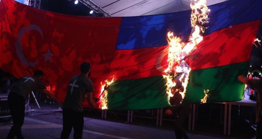 İrəvanda Azərbaycan və Türkiyə bayraqları yandırılıb - VİDEO