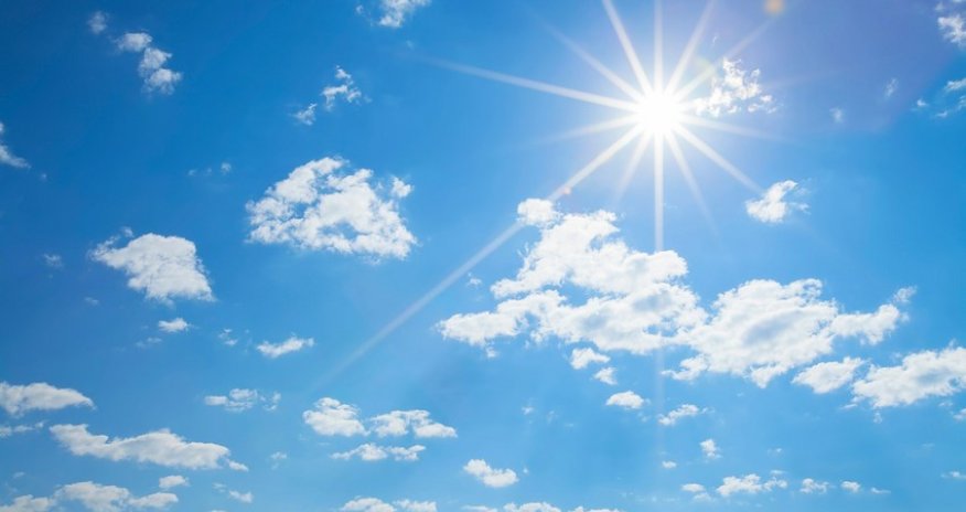 Air temperature exceeds climate normal by 12 °C in April