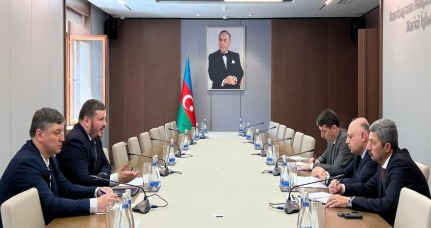 Ukrayna səfiri etimadnaməsinin surətini Azərbaycan XİN-ə təqdim edib