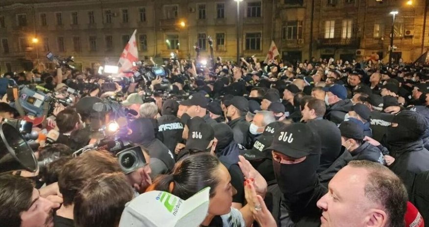 Tbilisidə etiraz aksiyaları zamanı saxlanılanların sayı açıqlanıb- VİDEO