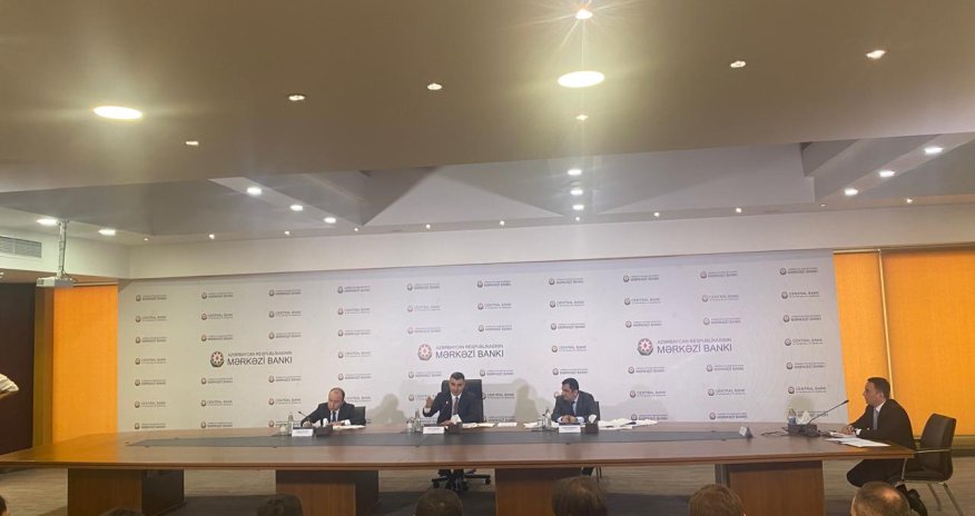 Azərbaycanda pul bazası azalıb