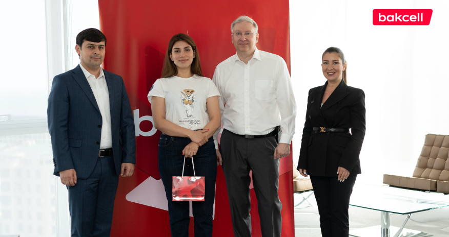 Bakcell çempion şahmatçı Ülviyyə Fətəliyevanı təbrik etdi